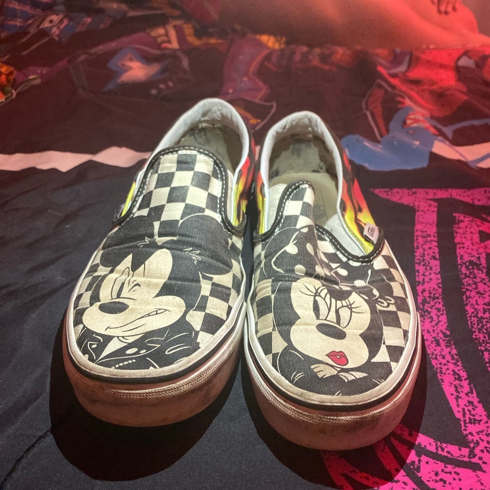 Mickey and minnie slip on vans